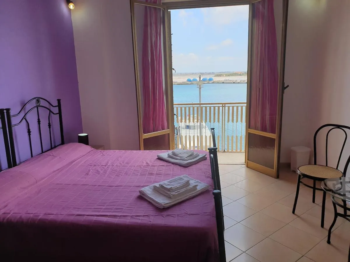 Beb Al Porto Da Joseph Panzió Trapani