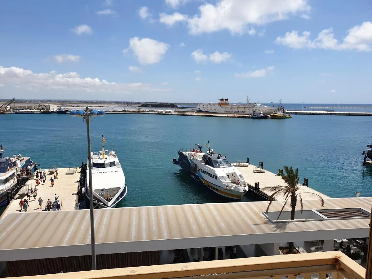Beb Al Porto Da Joseph Bed & Breakfast Trapani 0*,  Italy